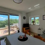 Damir Πανσιόν Sveti Ivan Dobrinjski